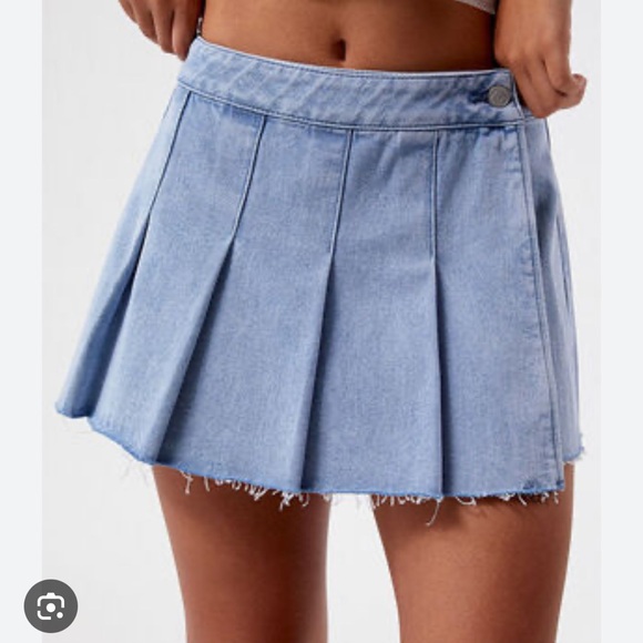 PacSun skirt 
Size 26 - Picture 1 of 2